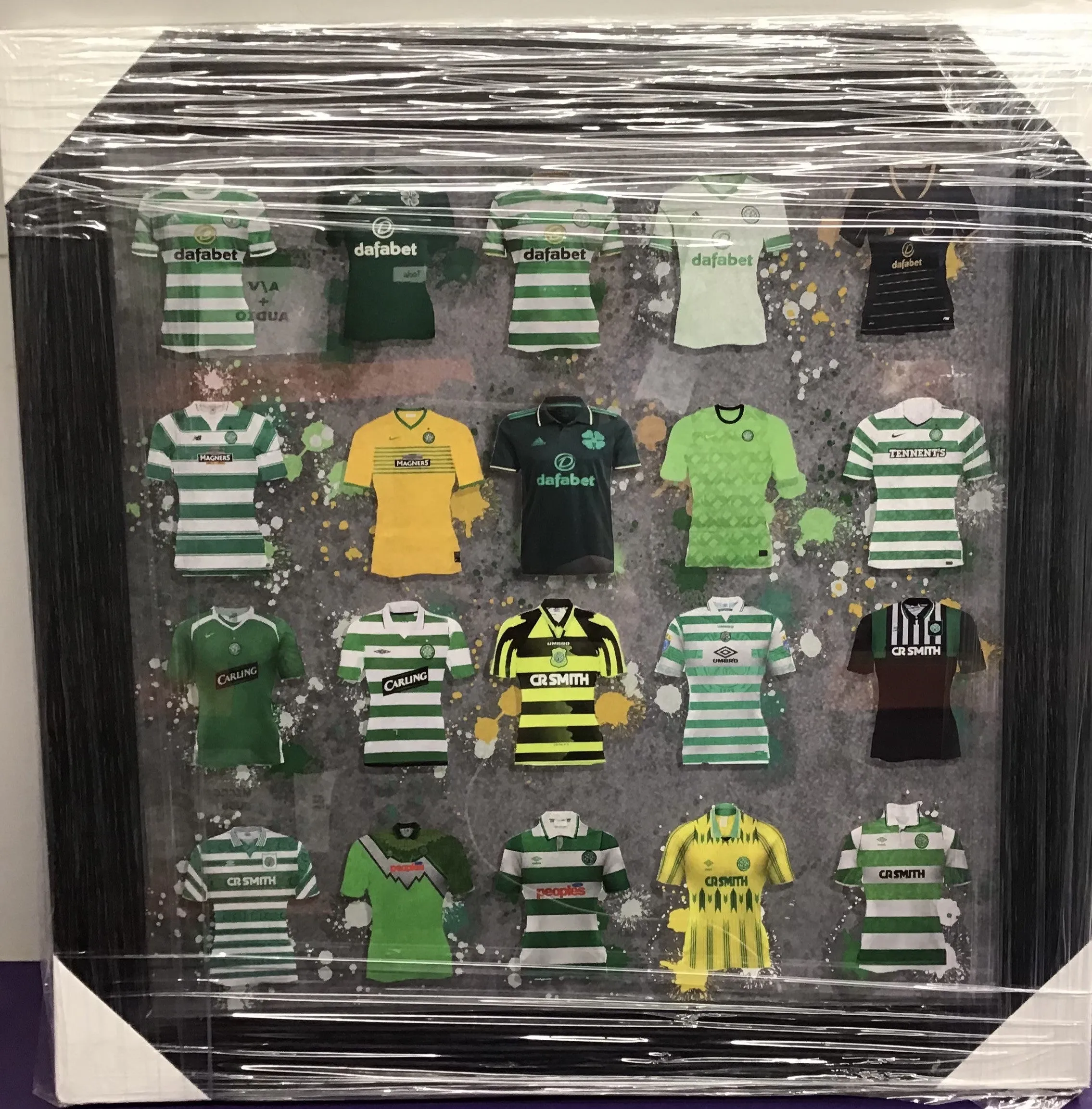 **BRAND NEW & WRAPPED** CELTIC F.C. Framed Print **CLASSIC KITS**