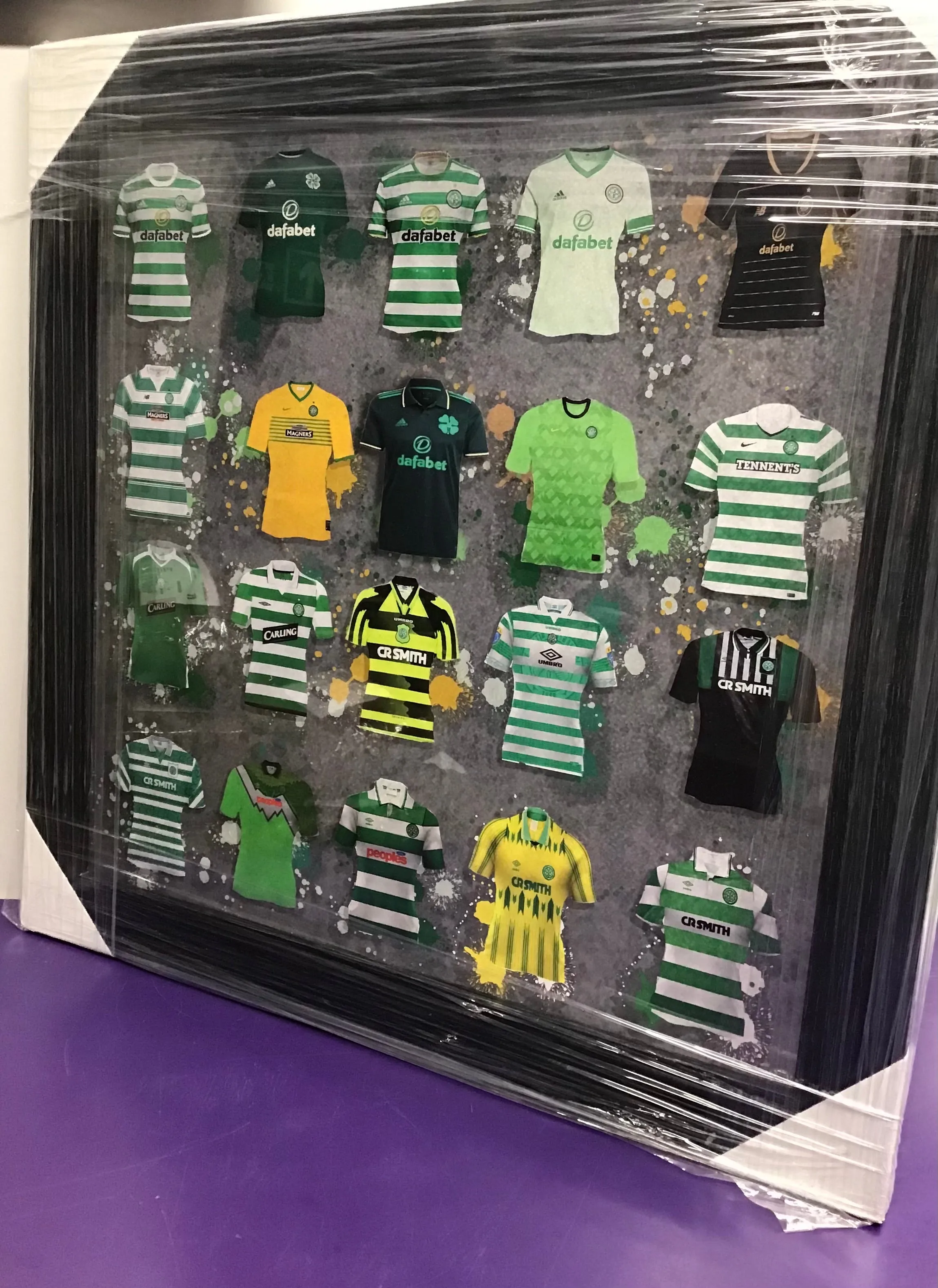 **BRAND NEW & WRAPPED** CELTIC F.C. Framed Print **CLASSIC KITS**