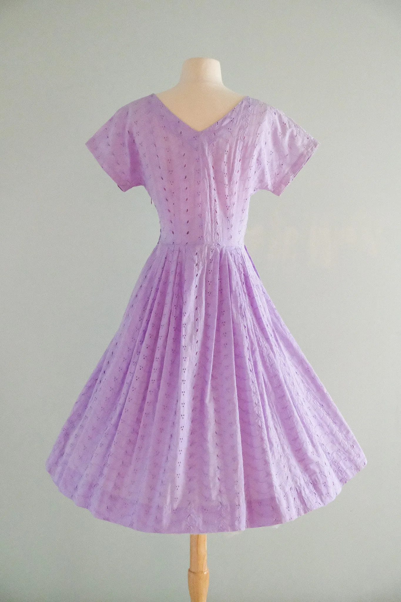 Darling 1950's Lavendar Eyelet Cotton Sundress / Sz SM