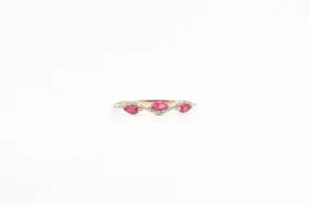 Yellow Gold Wavy Ruby Ring